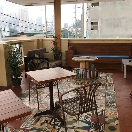 1 River Central Hostel Makati City Luaran gambar