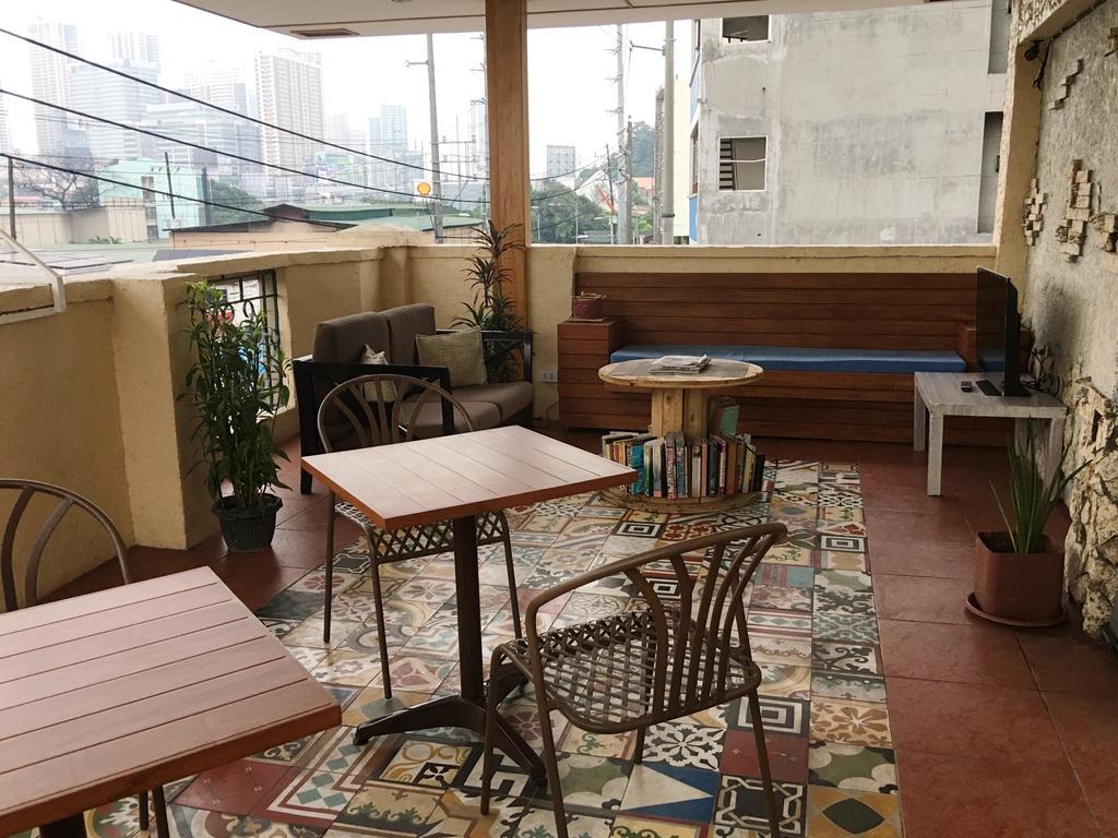 1 River Central Hostel Makati City Luaran gambar